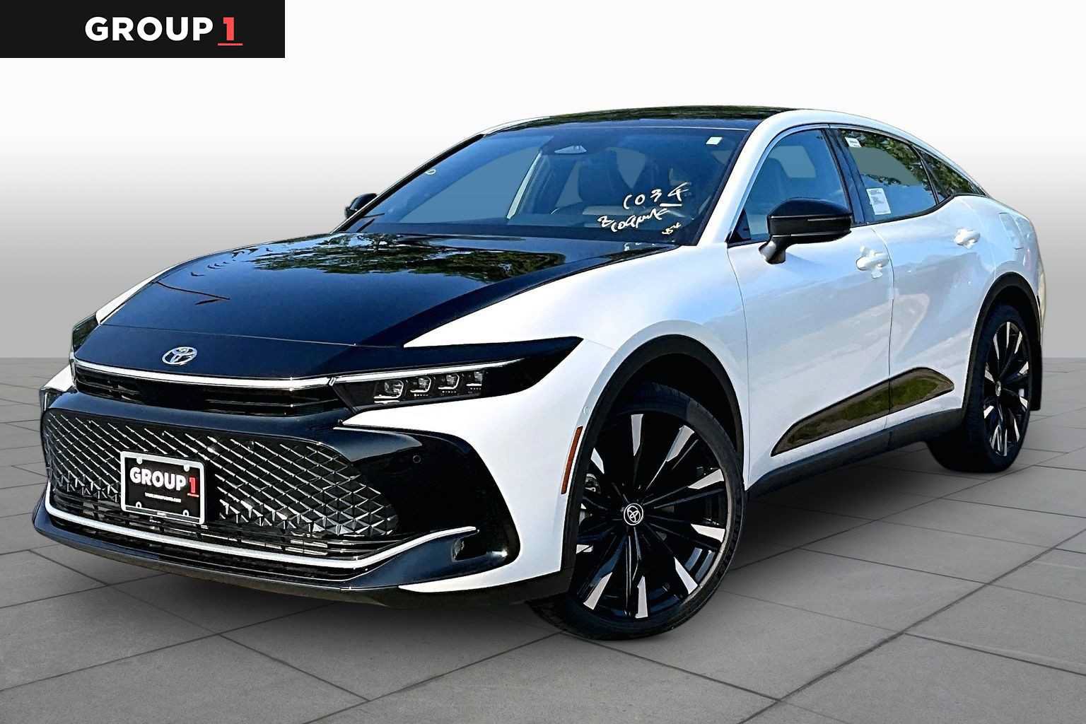 New 2026 Toyota Crown Platinum AWD/4WD image 1