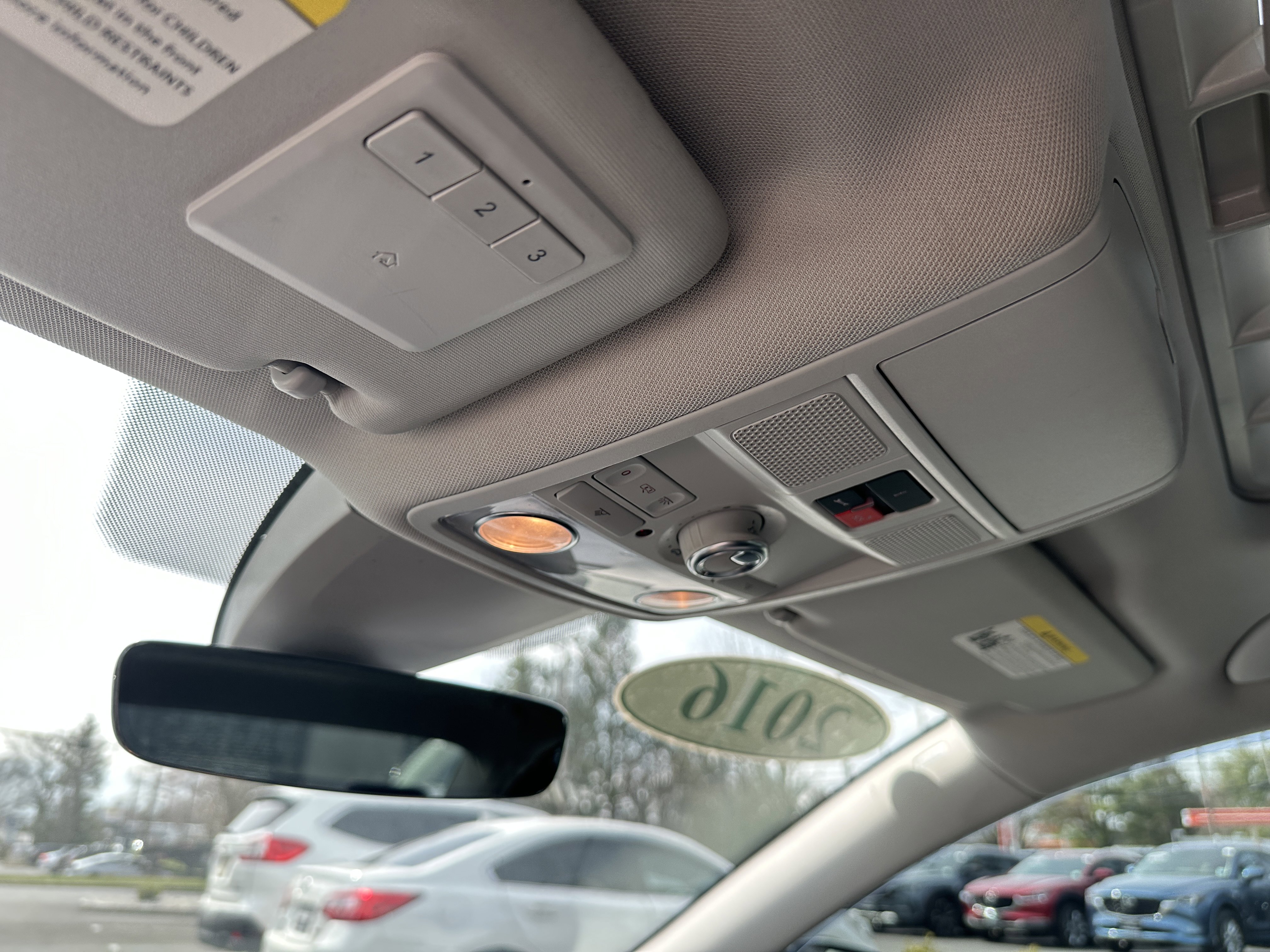 Used 2016 Volkswagen Passat 1.8T SEL Premium image 27