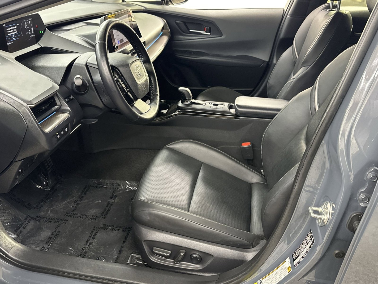 Used 2024 Toyota Prius XLE image 2