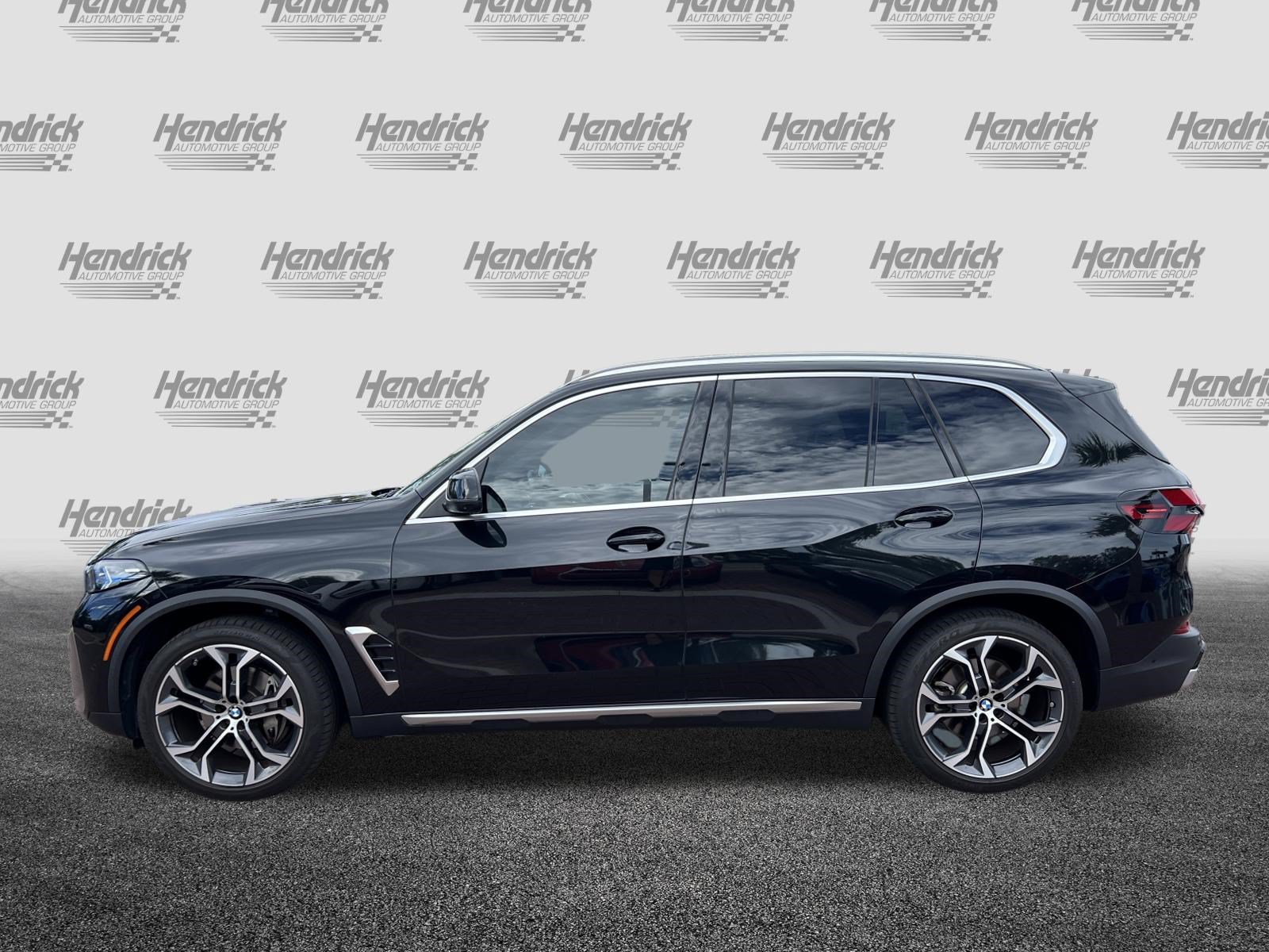Certified 2024 BMW X5 xDrive40i w/ Premium Package AWD/4WD image 7