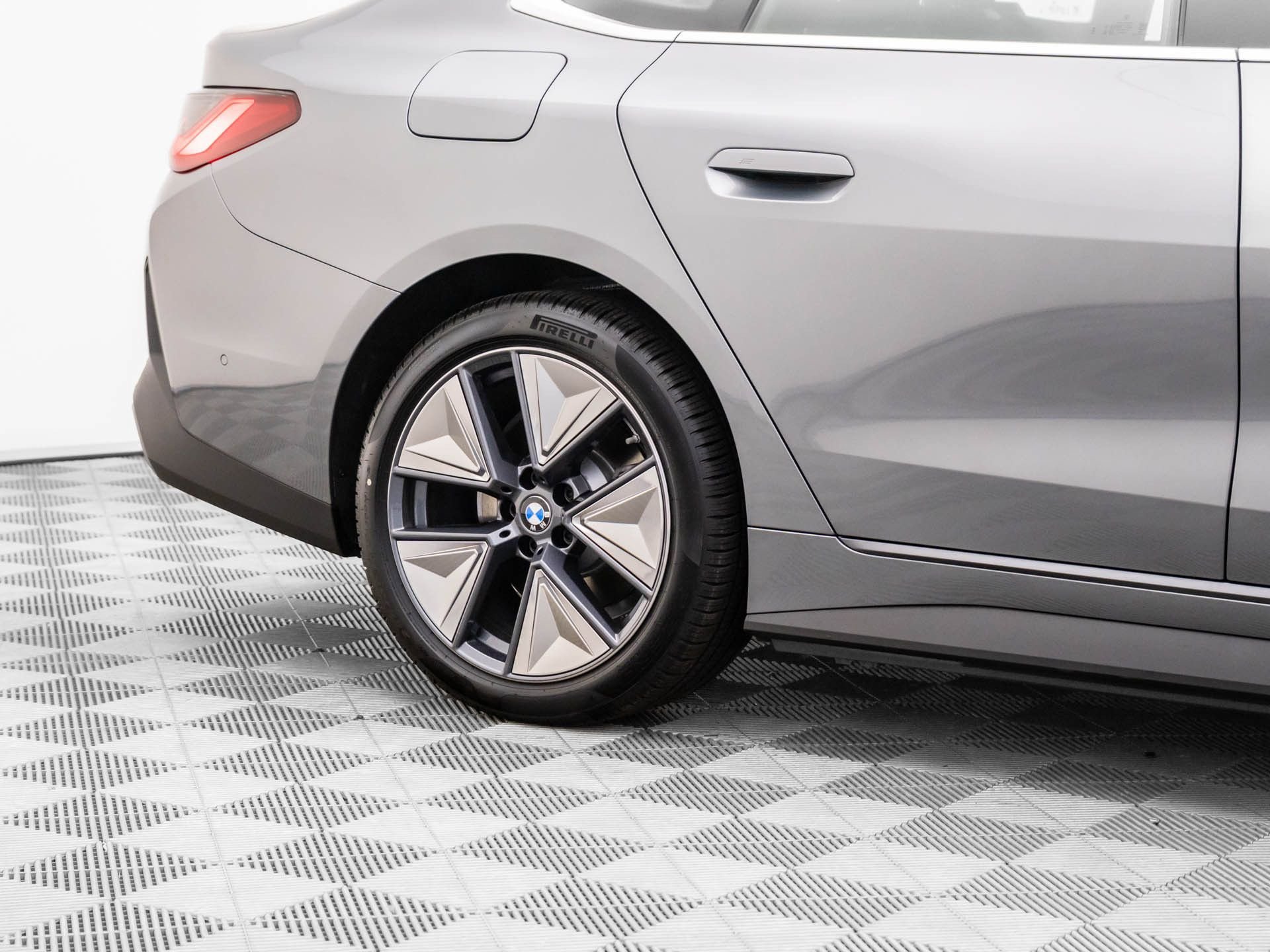 New 2026 BMW i4 xDrive40i AWD/4WD image 35