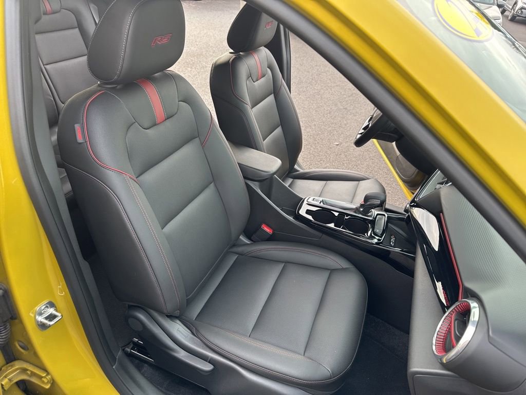 Used 2024 Chevrolet Trax RS w/ Sunroof Package image 14