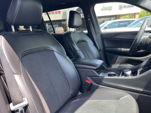 Used 2025 Jeep Grand Cherokee L Altitude AWD/4WD image 31