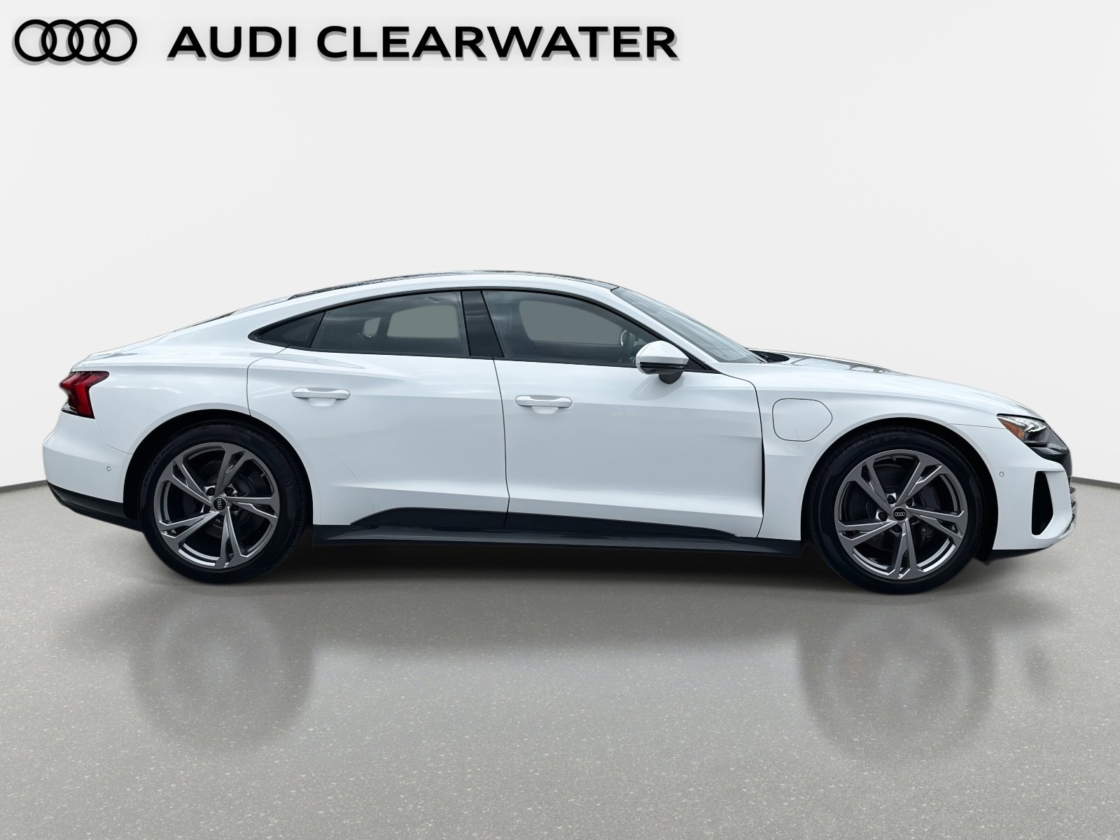 Used 2023 Audi e-tron GT Prestige image 7