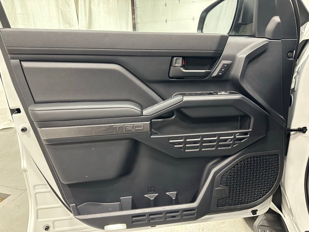 Used 2025 Toyota 4Runner TRD Off-Road Premium image 8
