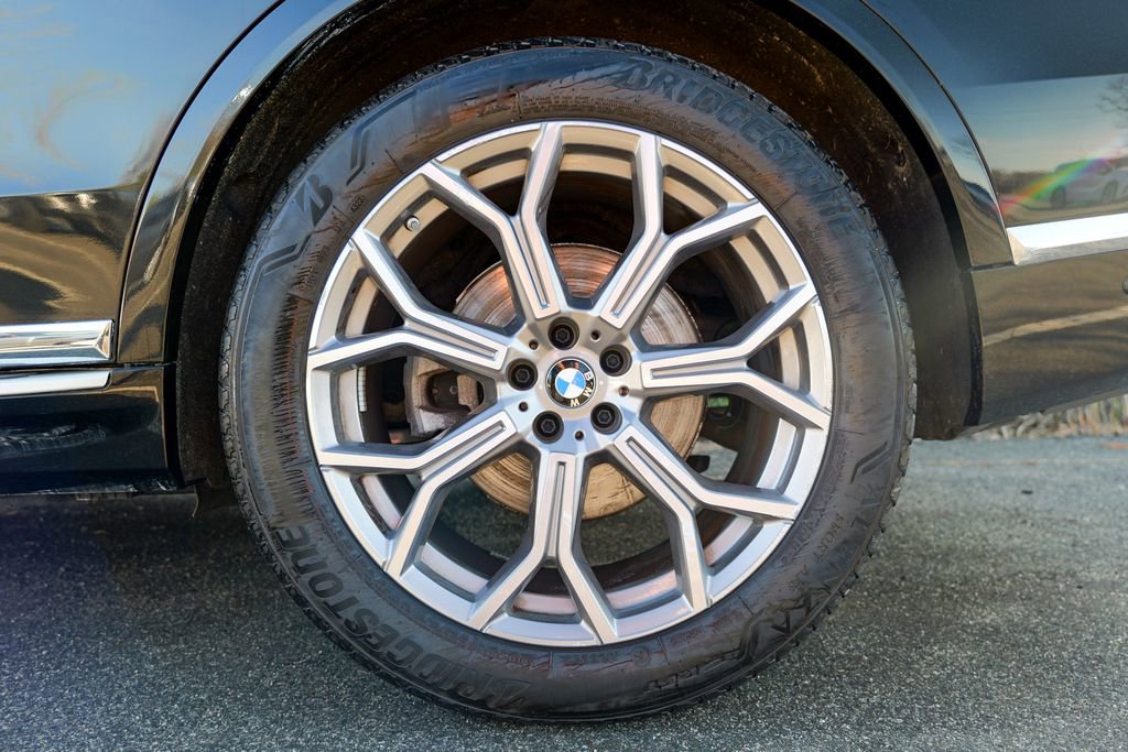 Used 2024 BMW X7 xDrive40i w/ Climate Comfort Package AWD/4WD image 13