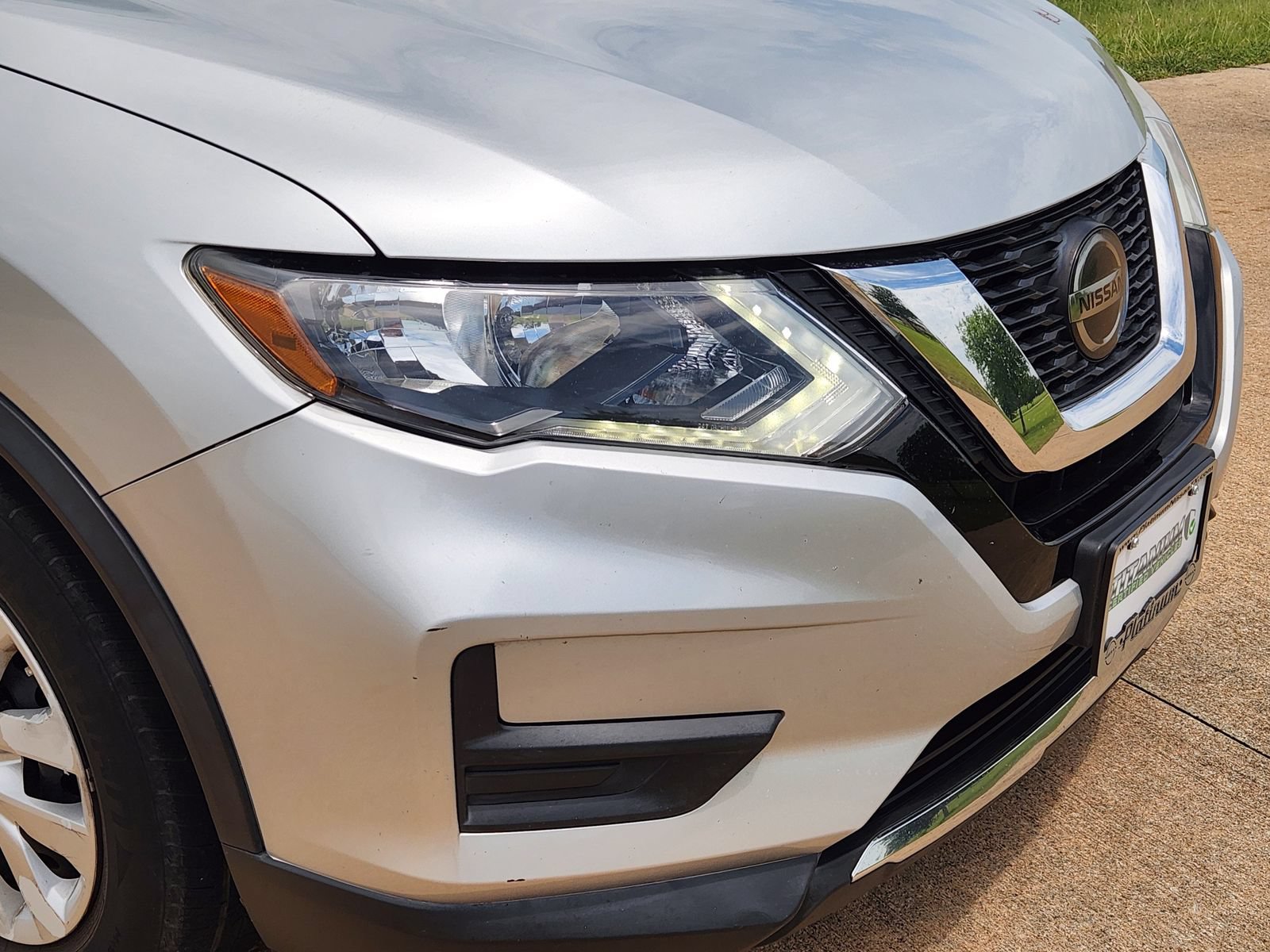 Used 2019 Nissan Rogue S FWD image 12