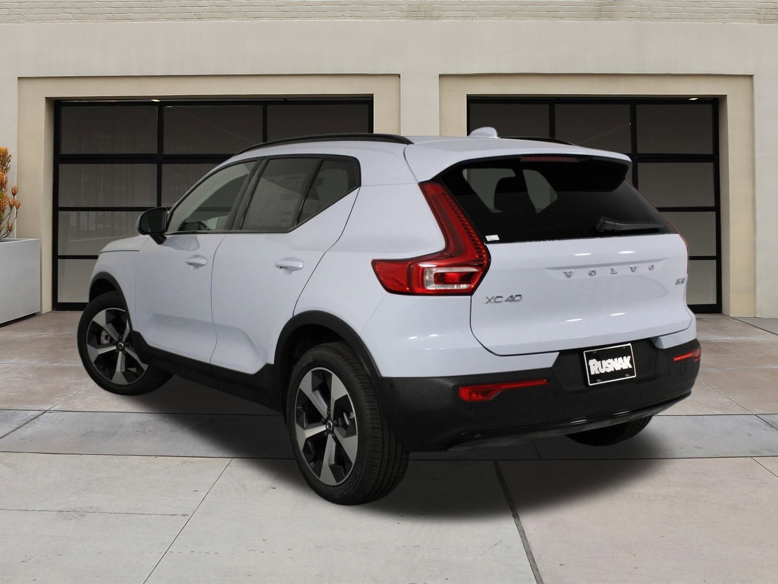 New 2026 Volvo XC40 B5 Plus w/ Protection Package Premier image 3
