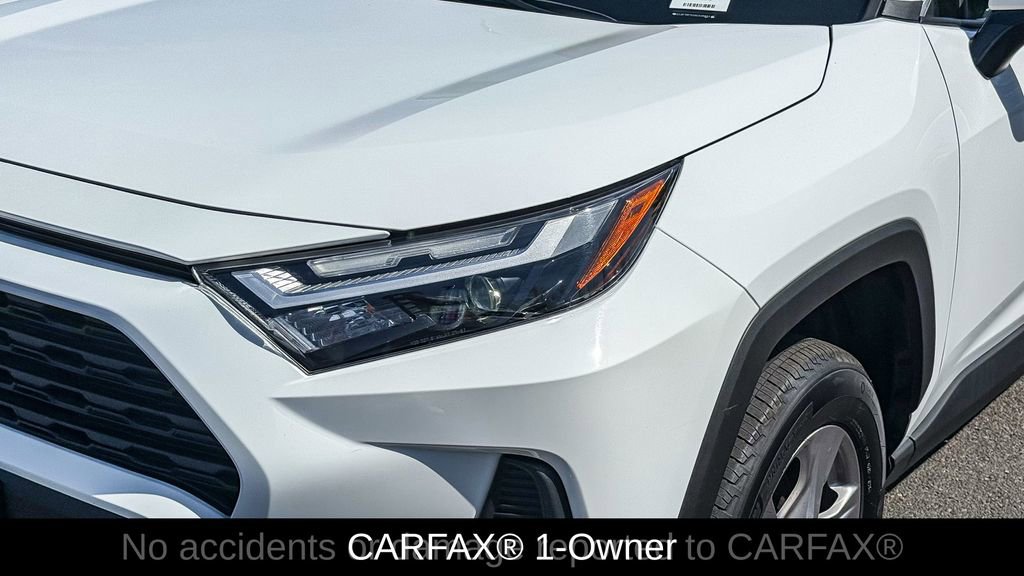 Used 2025 Toyota RAV4 XLE AWD/4WD image 2