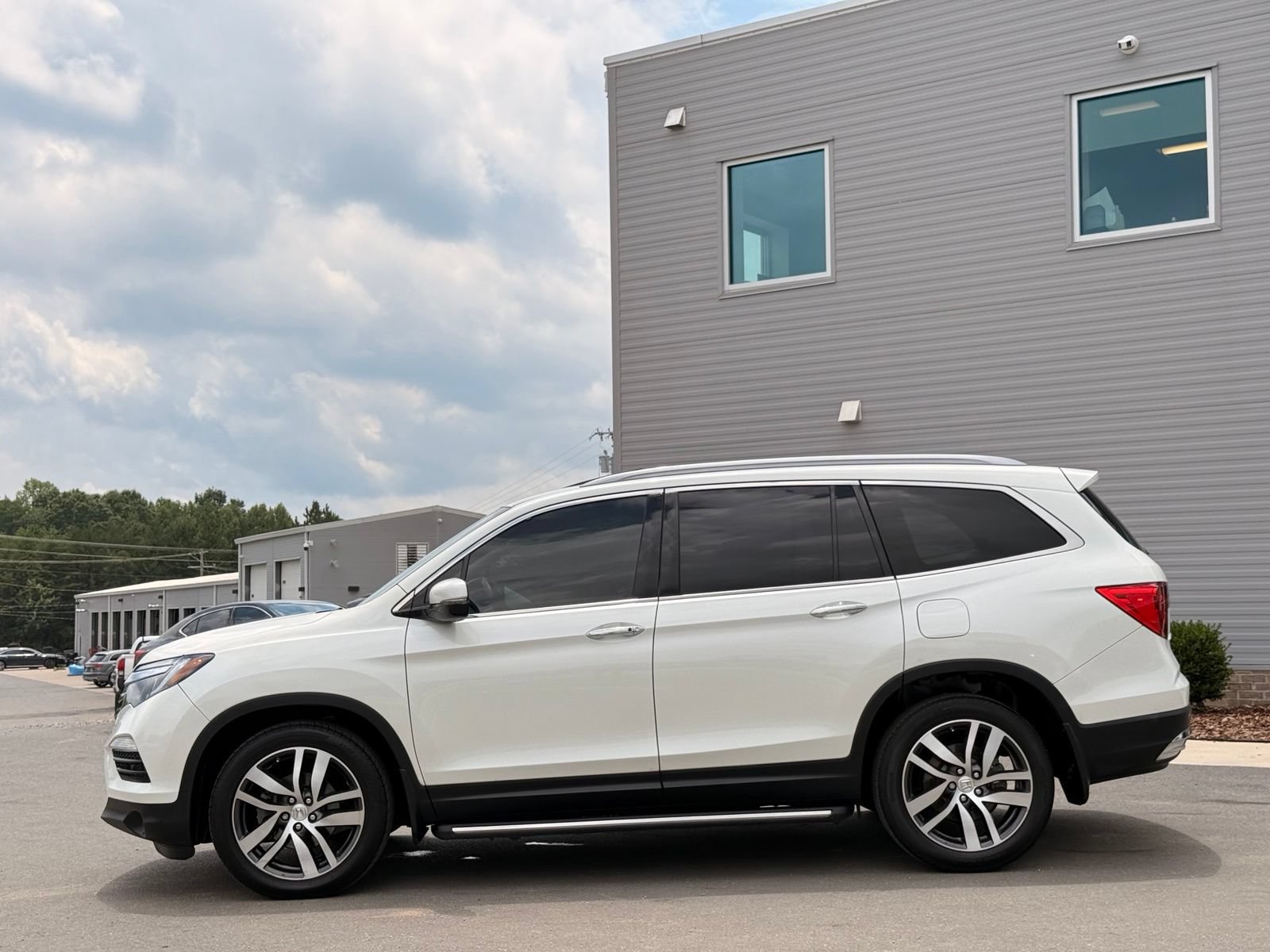 Used 2018 Honda Pilot Touring image 10