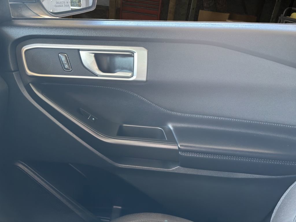 Used 2020 Ford Explorer XLT image 11