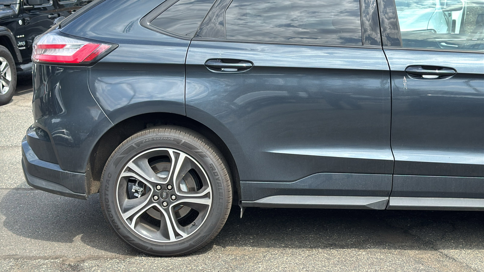 Certified 2022 Ford Edge ST image 6