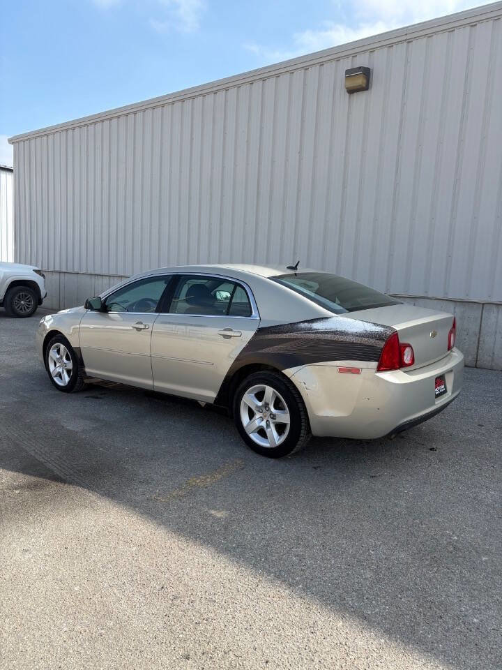 Used 2011 Chevrolet Malibu LS image 4