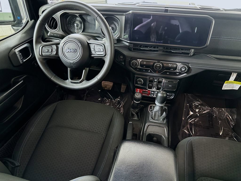 Used 2024 Jeep Wrangler Unlimited Rubicon 4xe image 17