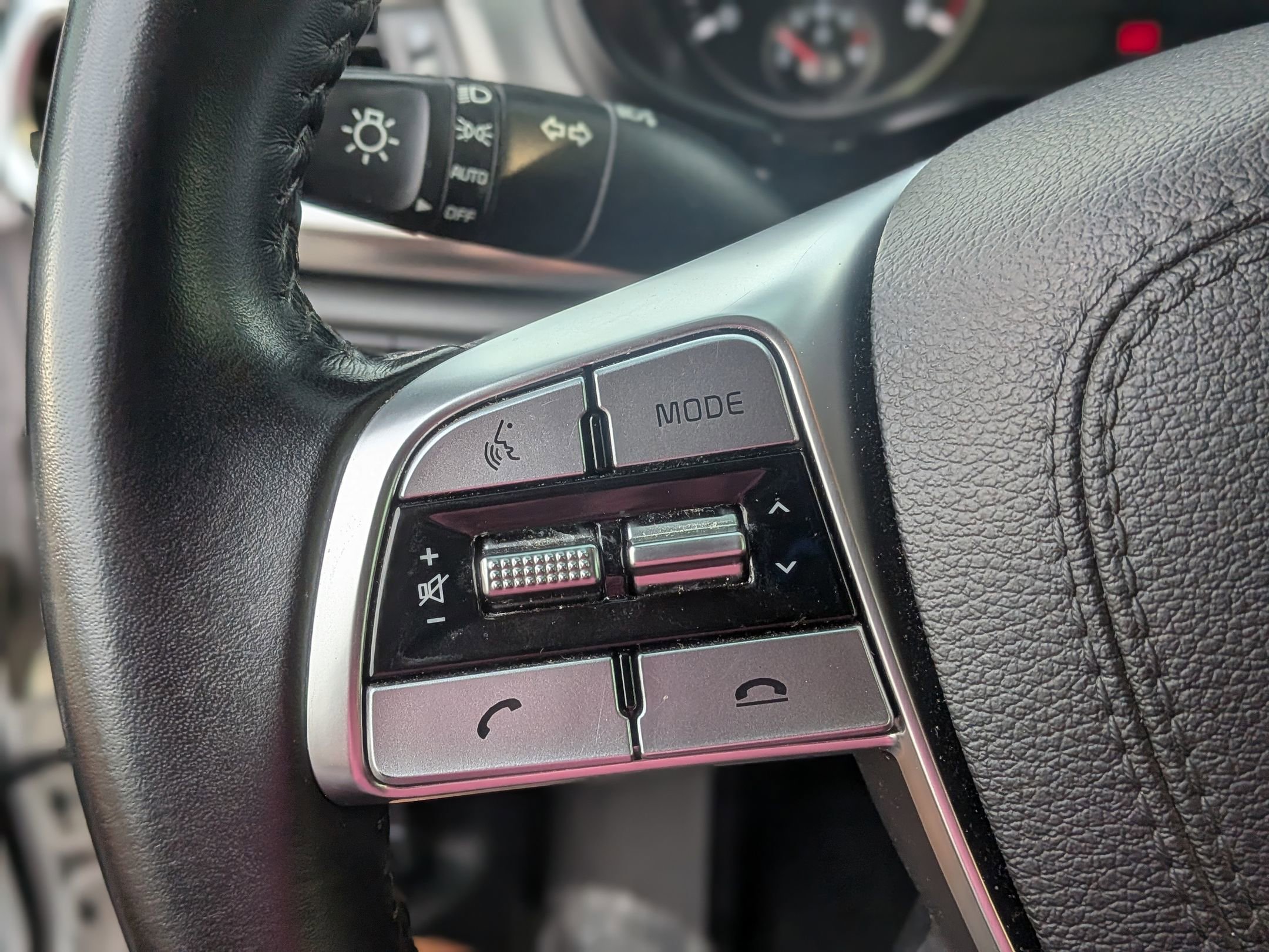 Used 2022 Kia Telluride LX image 21