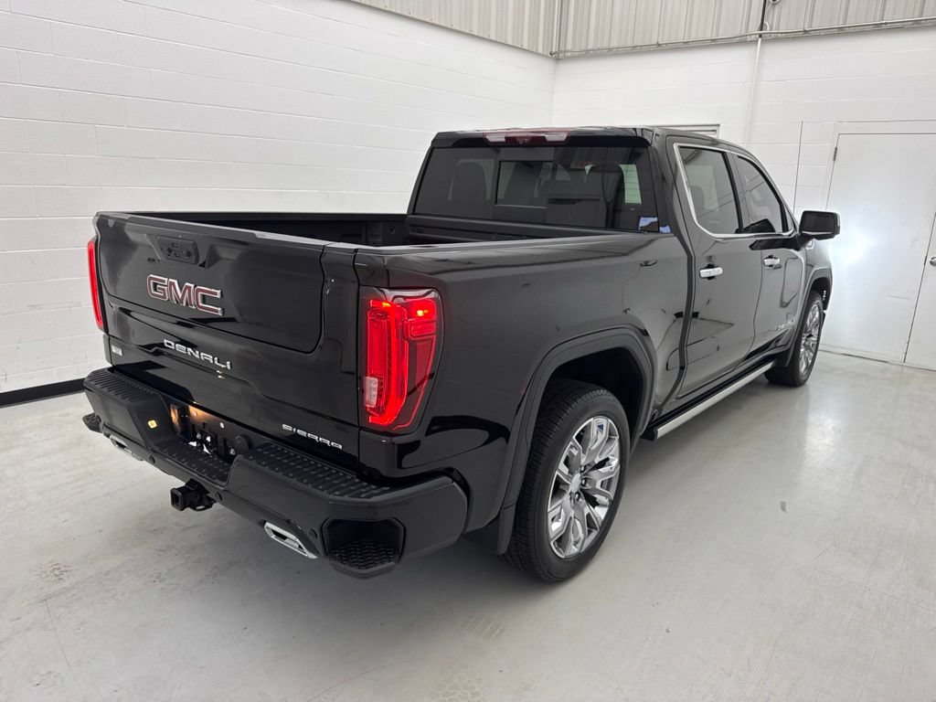 Used 2024 GMC Sierra 1500 Denali AWD/4WD image 8