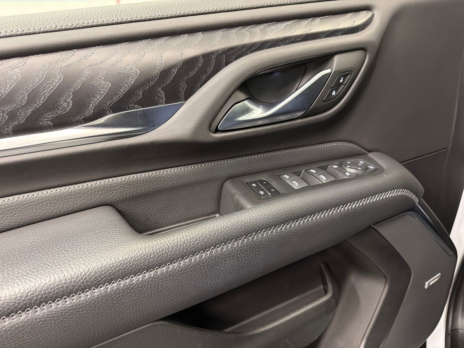 Used 2022 GMC Yukon XL Denali image 41