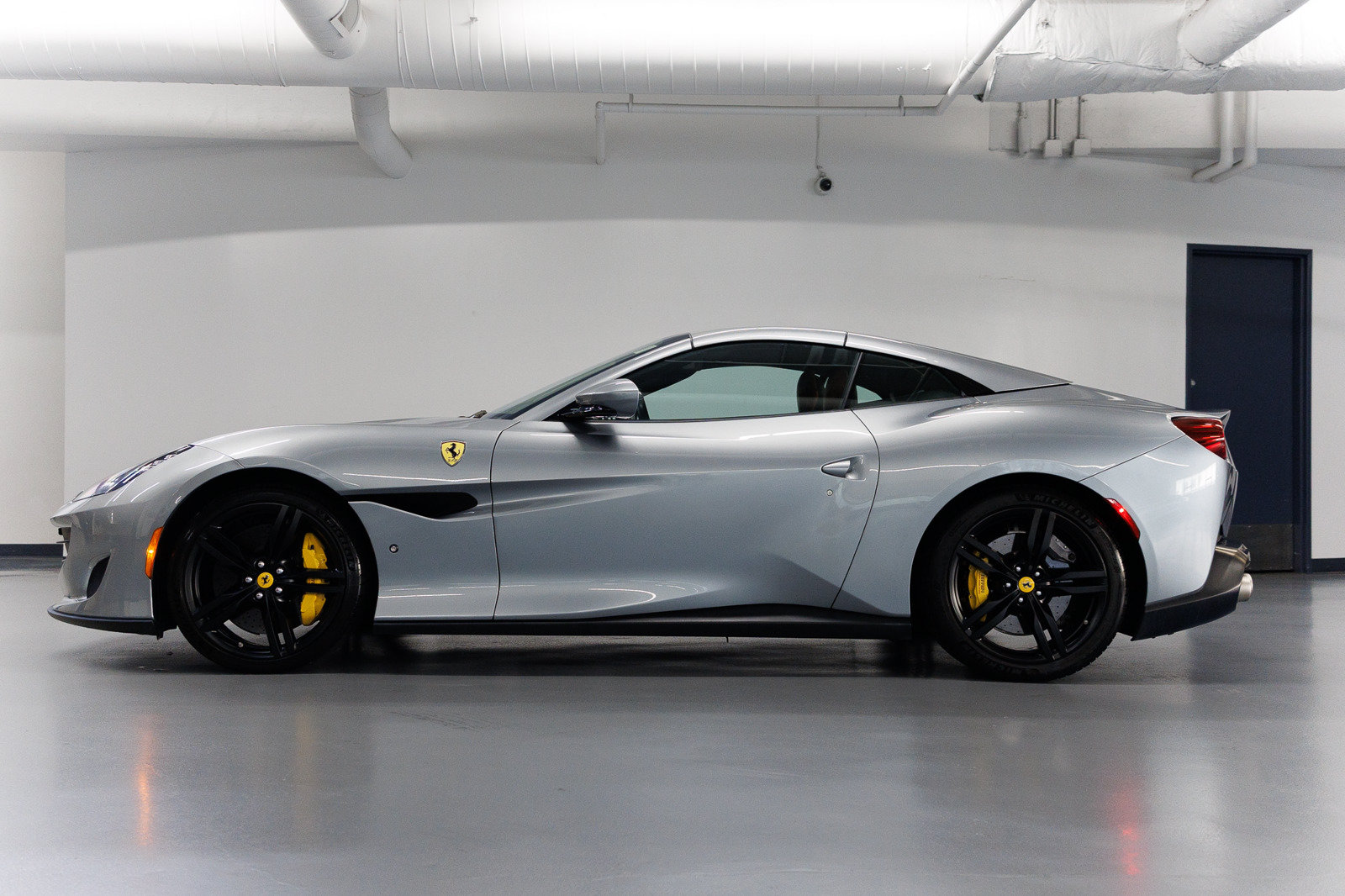 Used 2019 Ferrari Portofino RWD image 19