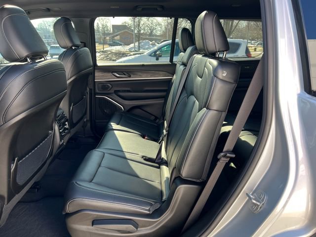 Used 2024 Jeep Grand Cherokee L Limited w/ Luxury Tech Group II image 5