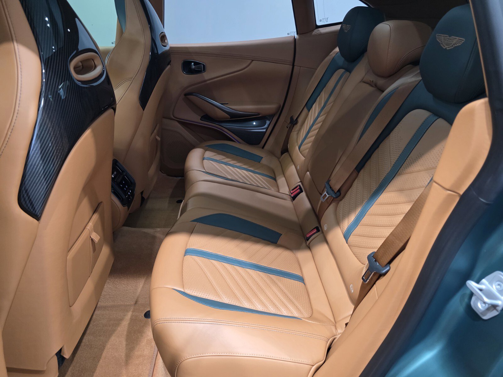 Used 2024 Aston Martin DBX 707 image 19