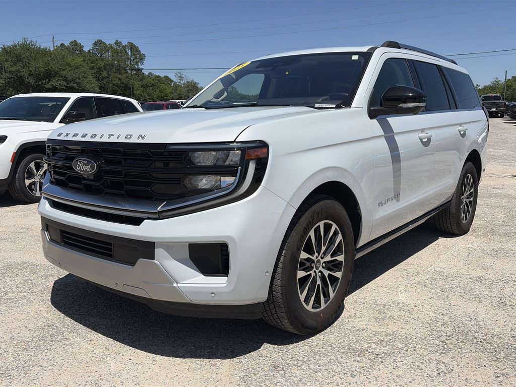 Used 2025 Ford Expedition Platinum AWD/4WD image 2