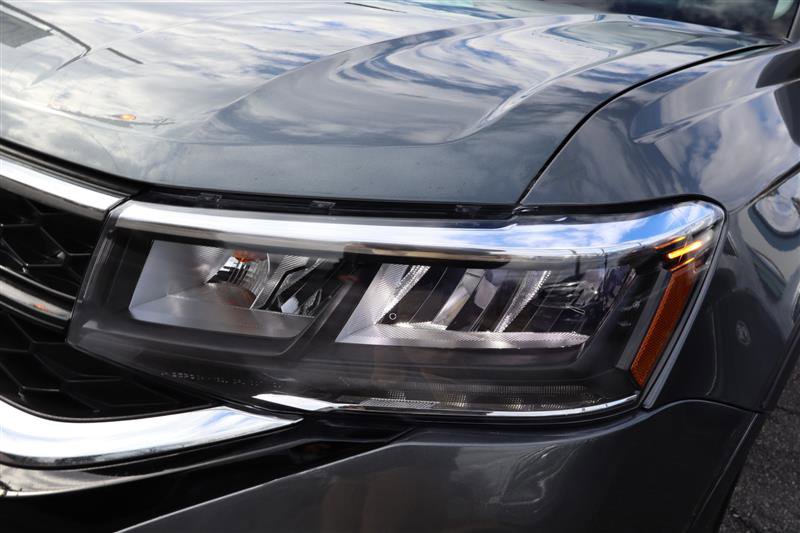 Used 2024 Volkswagen Taos SE image 24