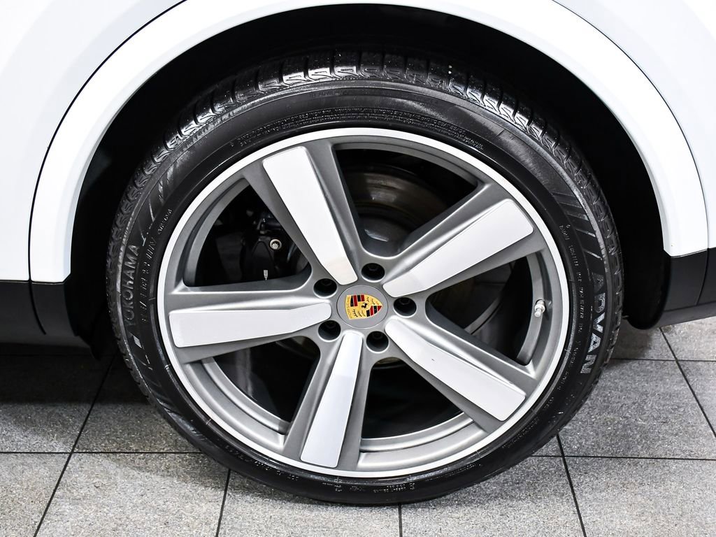 Used 2024 Porsche Cayenne Coupe AWD/4WD image 8