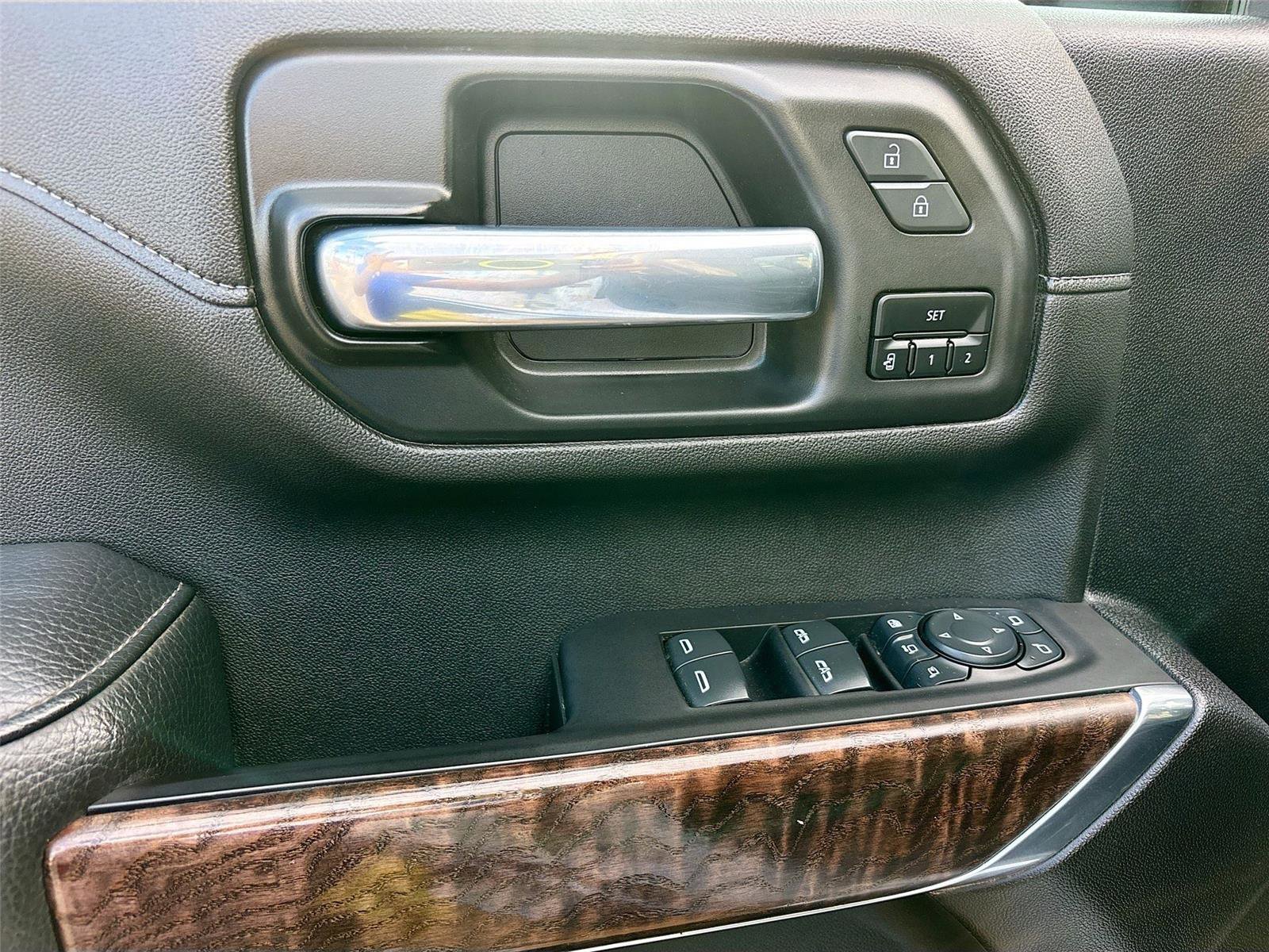 Used 2021 GMC Sierra 3500 Denali w/ Denali Ultimate Package image 19