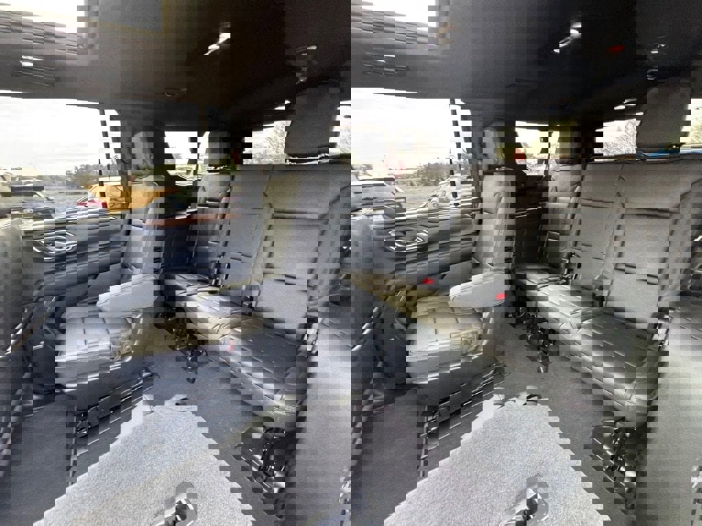 Used 2024 Chevrolet Suburban High Country w/ Max Trailering Package image 11