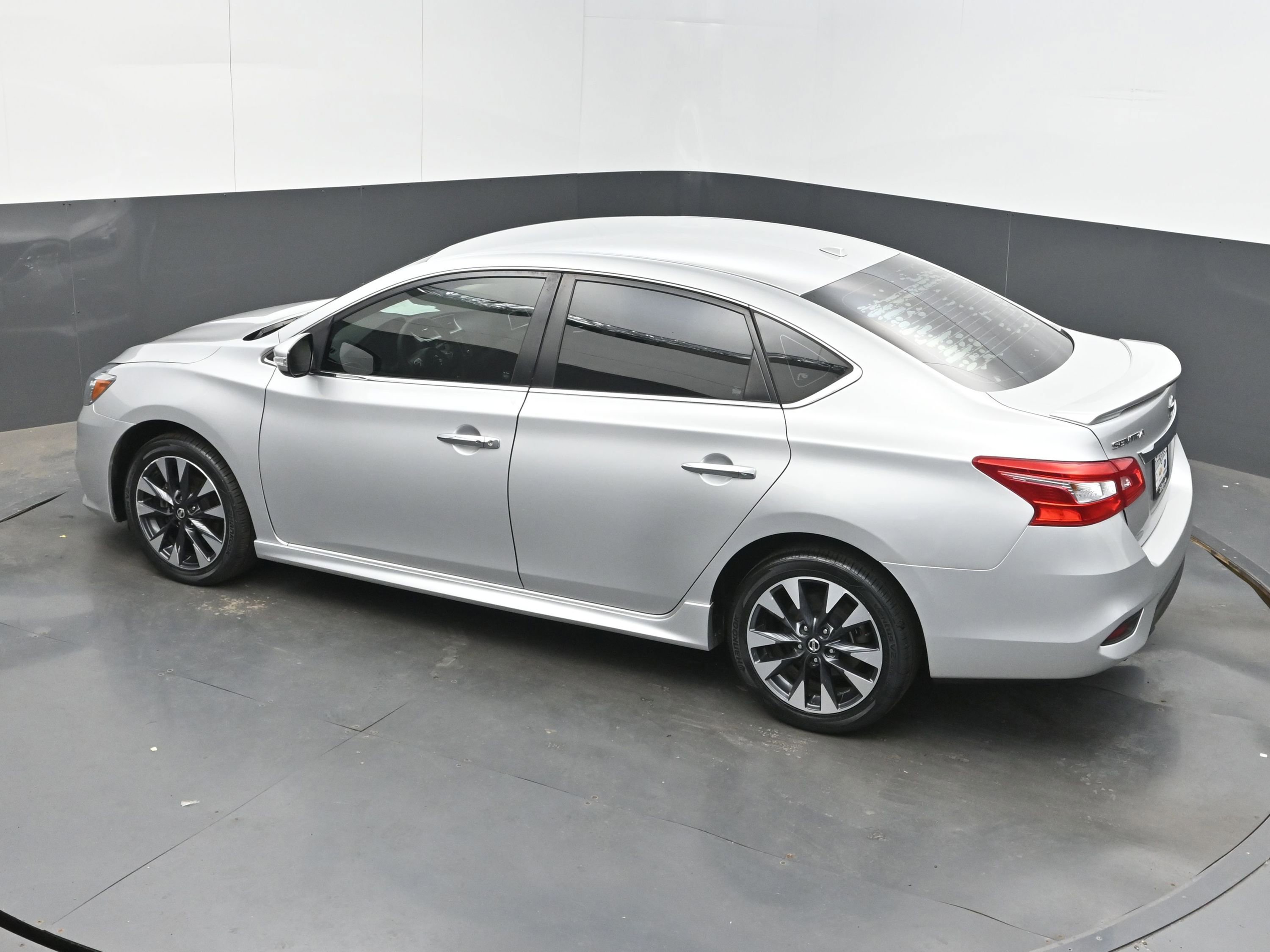 Used 2018 Nissan Sentra SR w/ Technology Package image 35