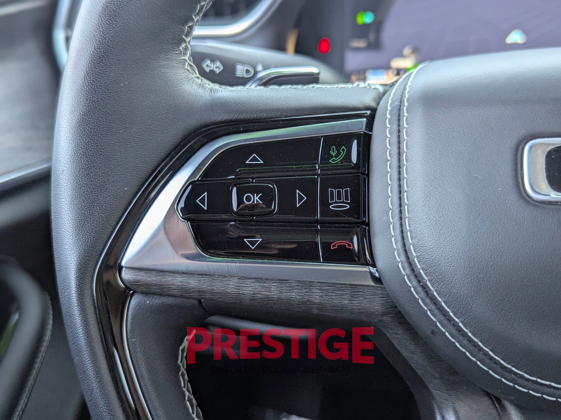 Used 2024 Jeep Grand Cherokee Overland w/ Advanced Protech Group III AWD/4WD image 20