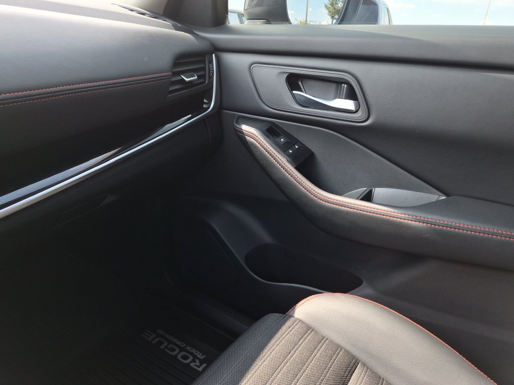 Certified 2026 Nissan Rogue SV AWD/4WD image 22