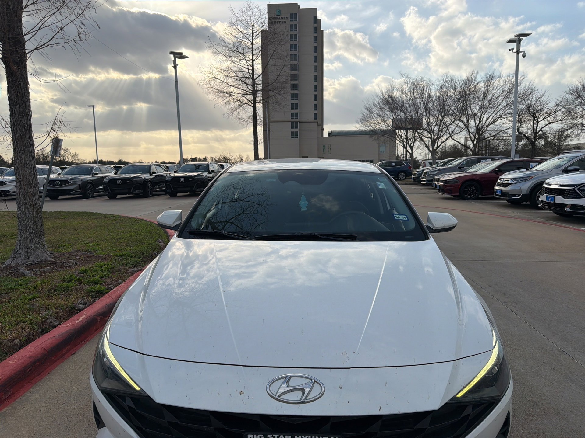 Used 2021 Hyundai Elantra SEL image 2