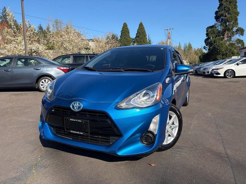 Used 2015 Toyota Prius C Three image 2