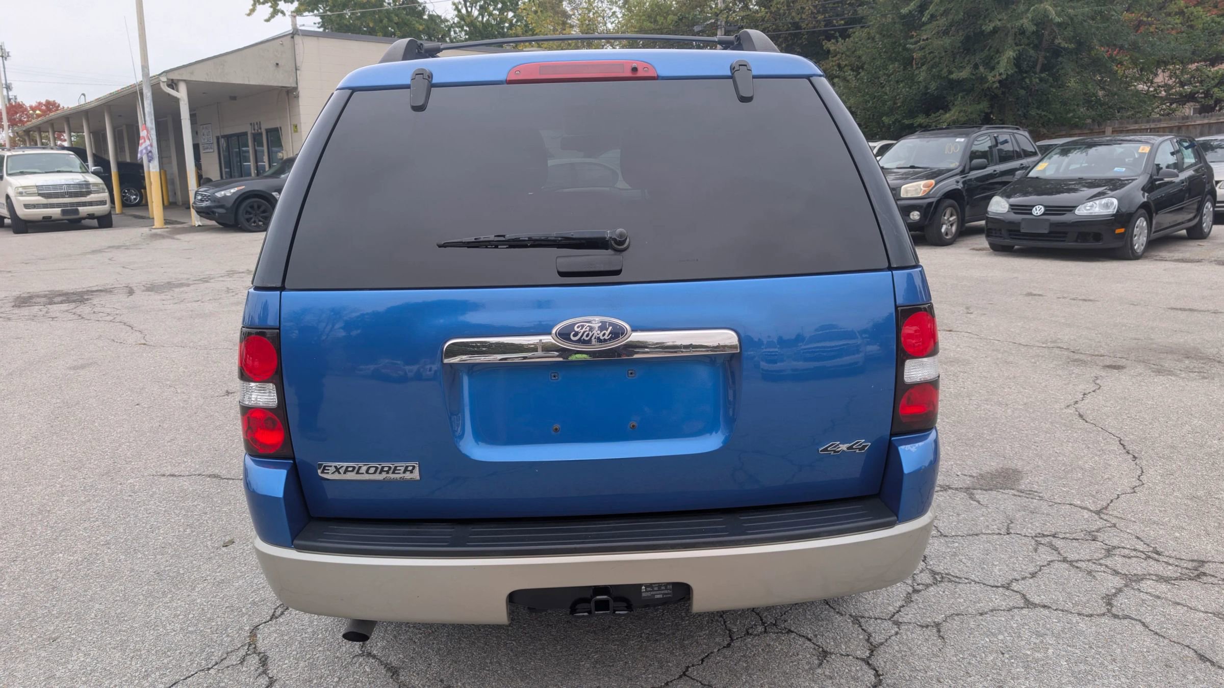 Used 2010 Ford Explorer Eddie Bauer image 4