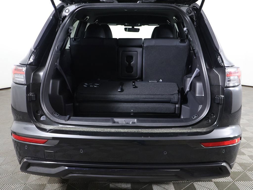 New 2026 Mitsubishi Outlander LE image 17