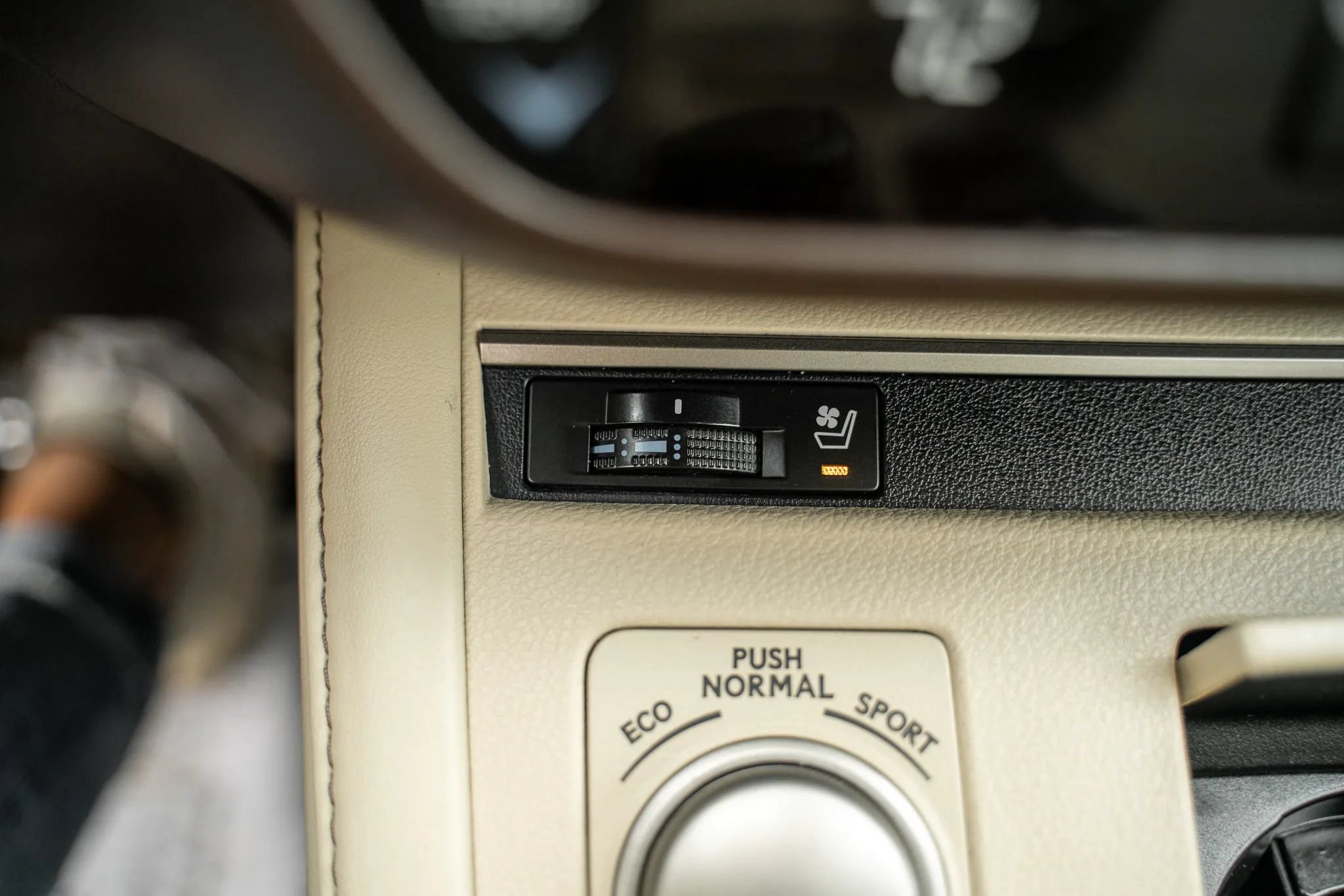 Used 2018 Lexus ES 350 w/ Premier Package FWD image 26