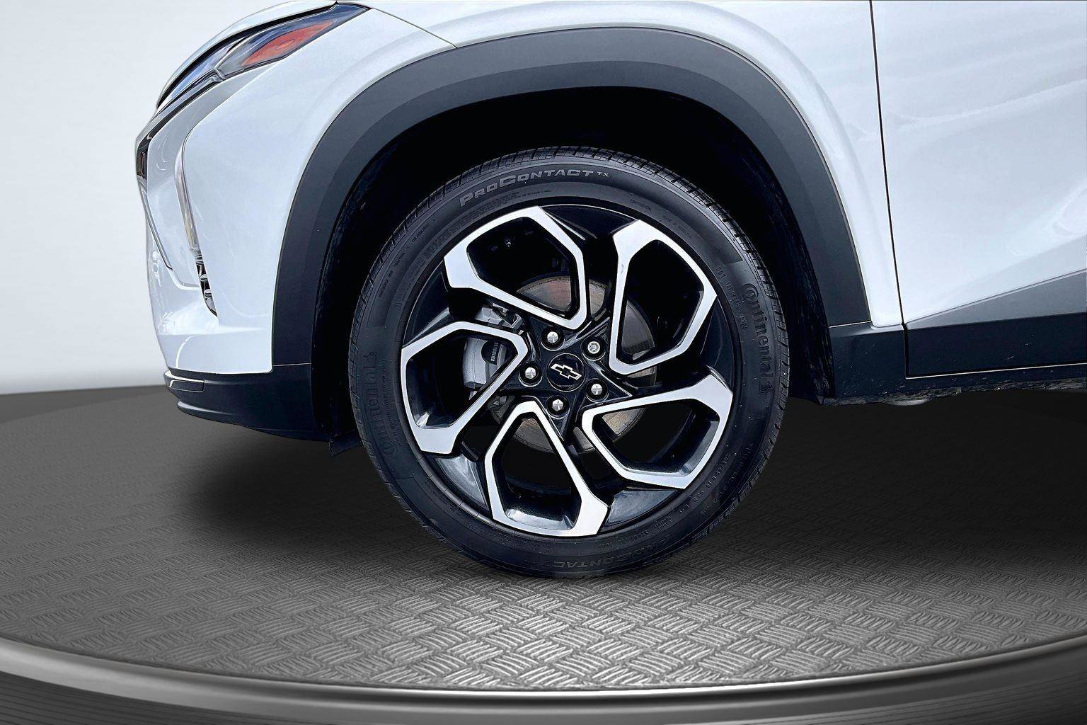 Used 2025 Chevrolet Trax RS w/ Driver Confidence Package FWD image 10