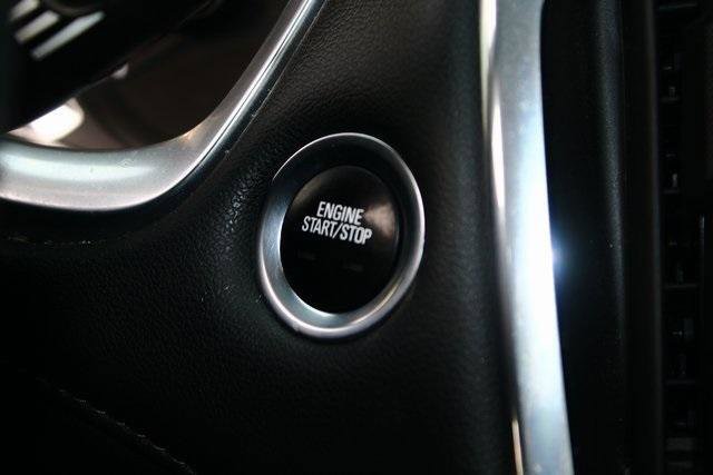 Used 2022 Chevrolet Traverse LT image 17