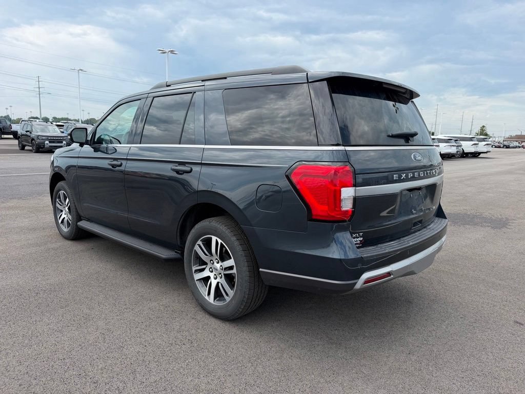 Used 2024 Ford Expedition XLT AWD/4WD image 7