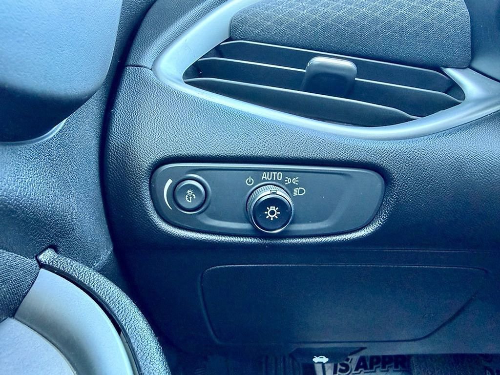 Used 2024 Chevrolet Malibu LT image 17