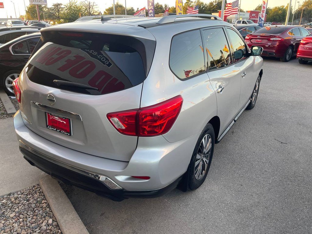 Used 2017 Nissan Pathfinder S image 5