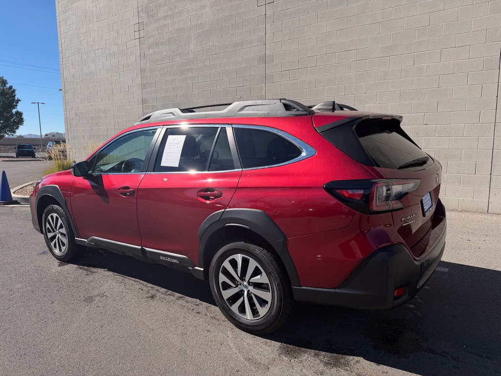 Used 2024 Subaru Outback Premium AWD/4WD image 3
