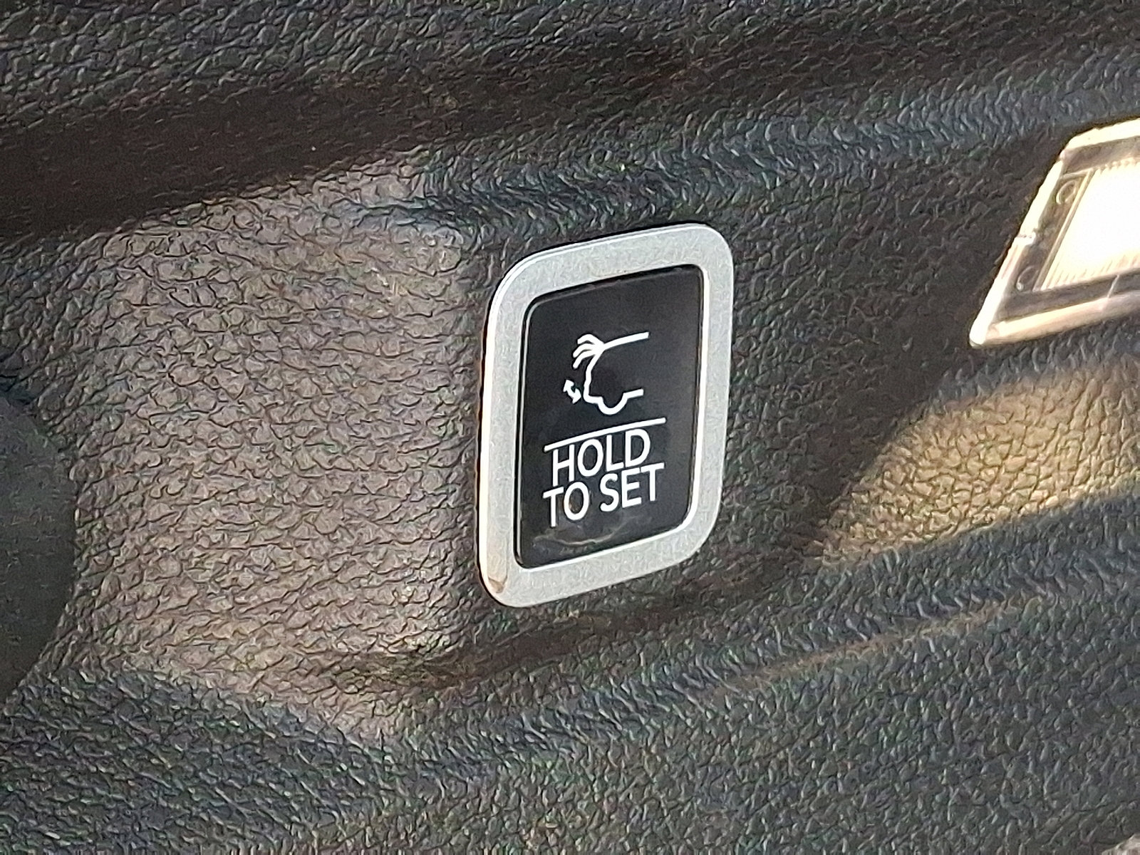 Certified 2025 Jeep Grand Cherokee L Altitude image 29