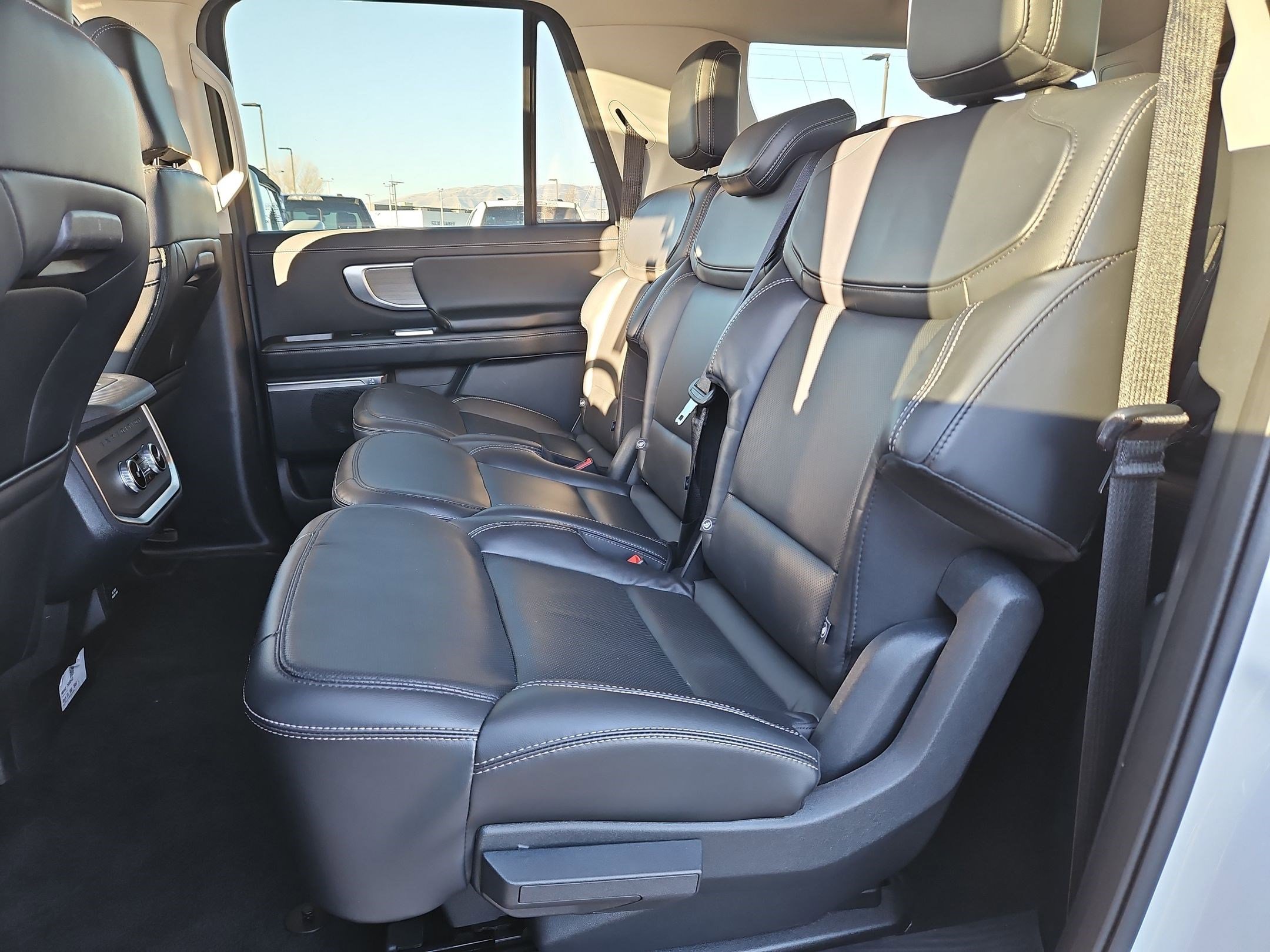 Used 2025 Ford Expedition Max Platinum image 31