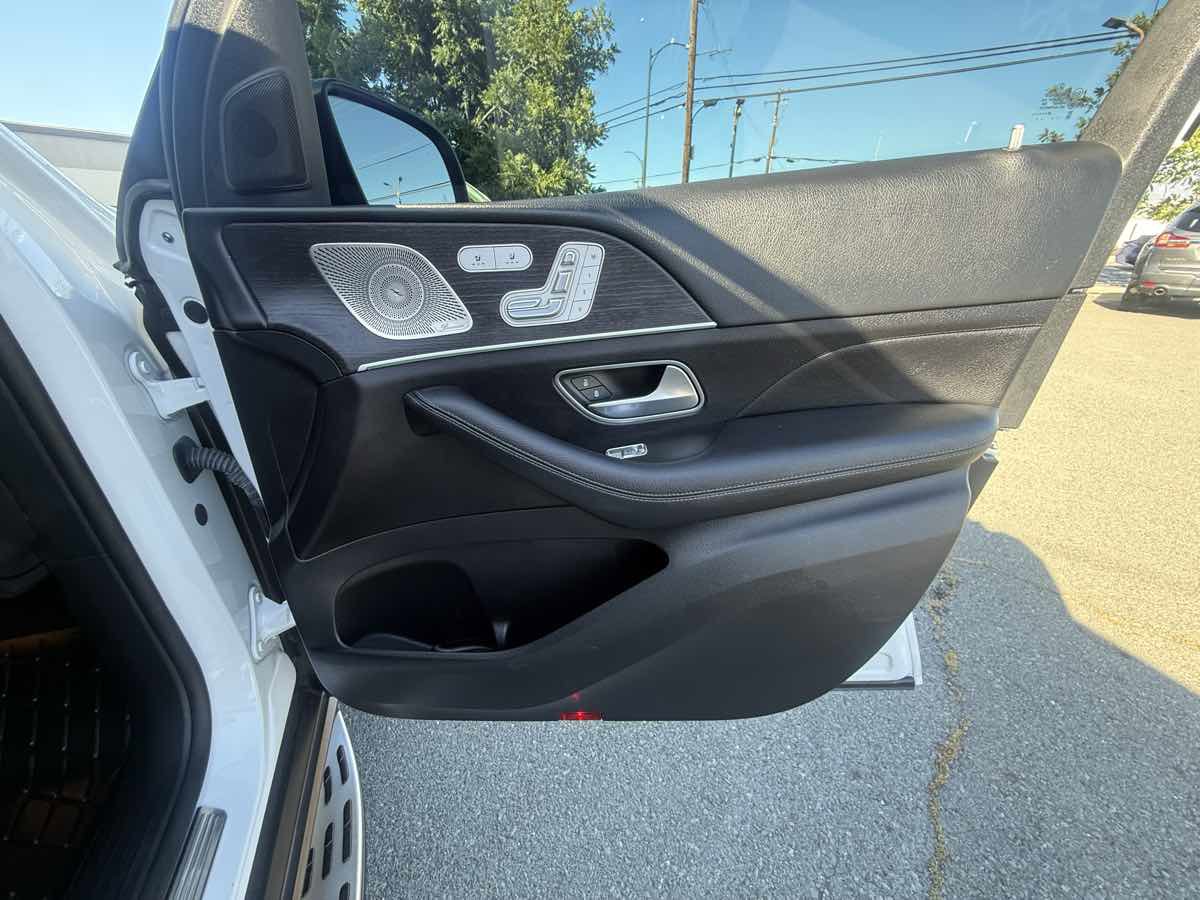 Used 2022 Mercedes-Benz GLS 450 4MATIC image 36