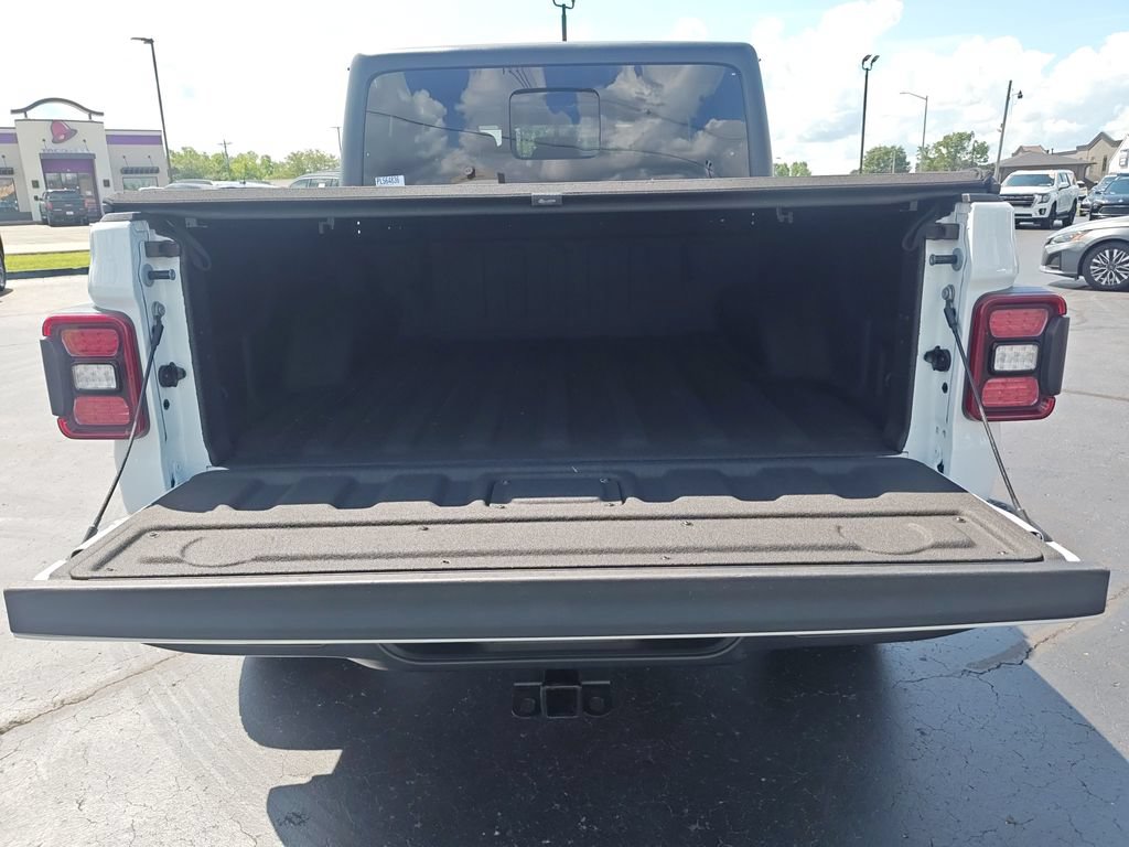 Used 2023 Jeep Gladiator Mojave w/ LED Lighting Group AWD/4WD image 9