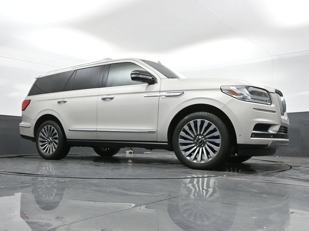 Used 2019 Lincoln Navigator Reserve AWD/4WD image 46