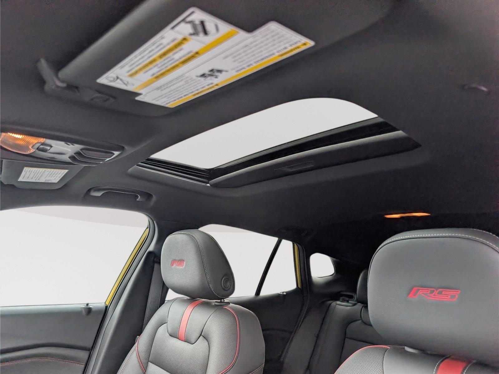 Used 2025 Chevrolet Trax RS w/ Sunroof Package FWD image 28