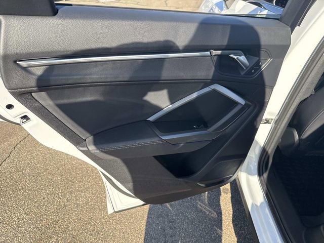 Used 2024 Audi Q3 2.0T Premium Plus image 23